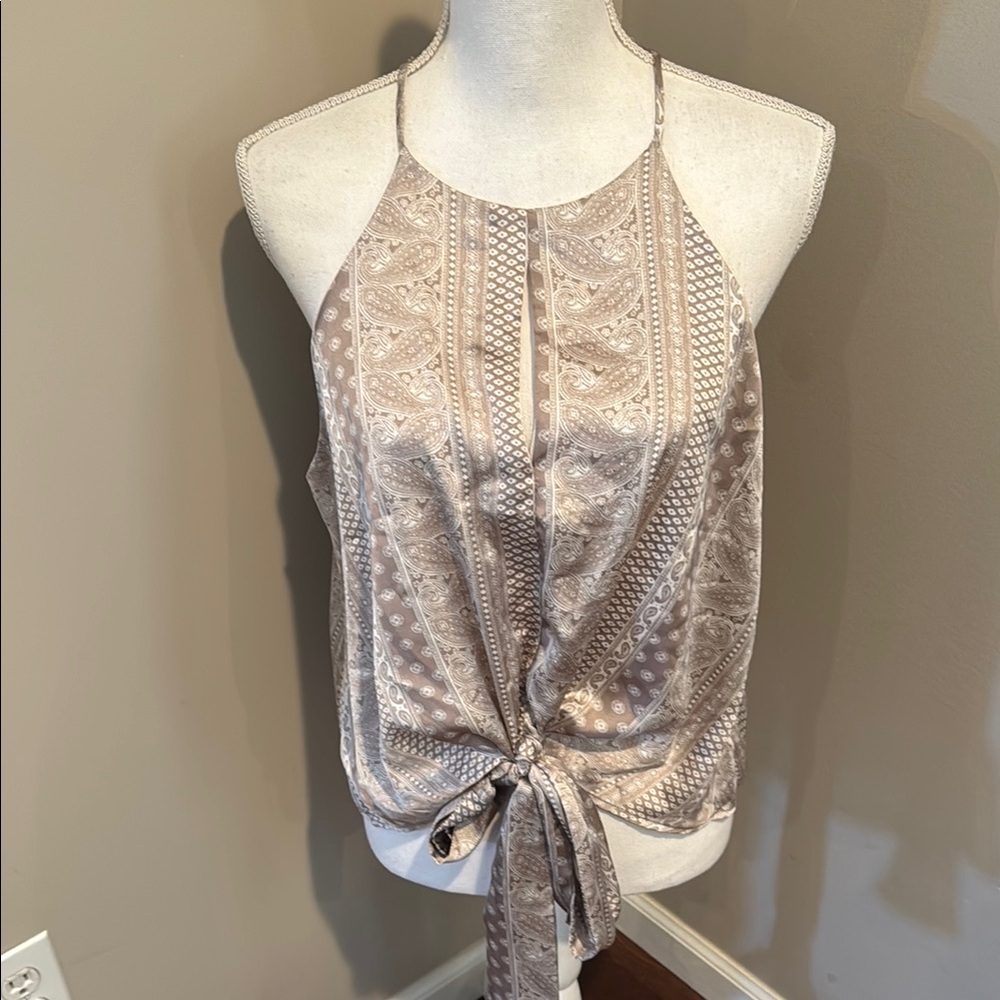 Hashttag in trend NWOT silky sleeveless top with keyhole in the front and back